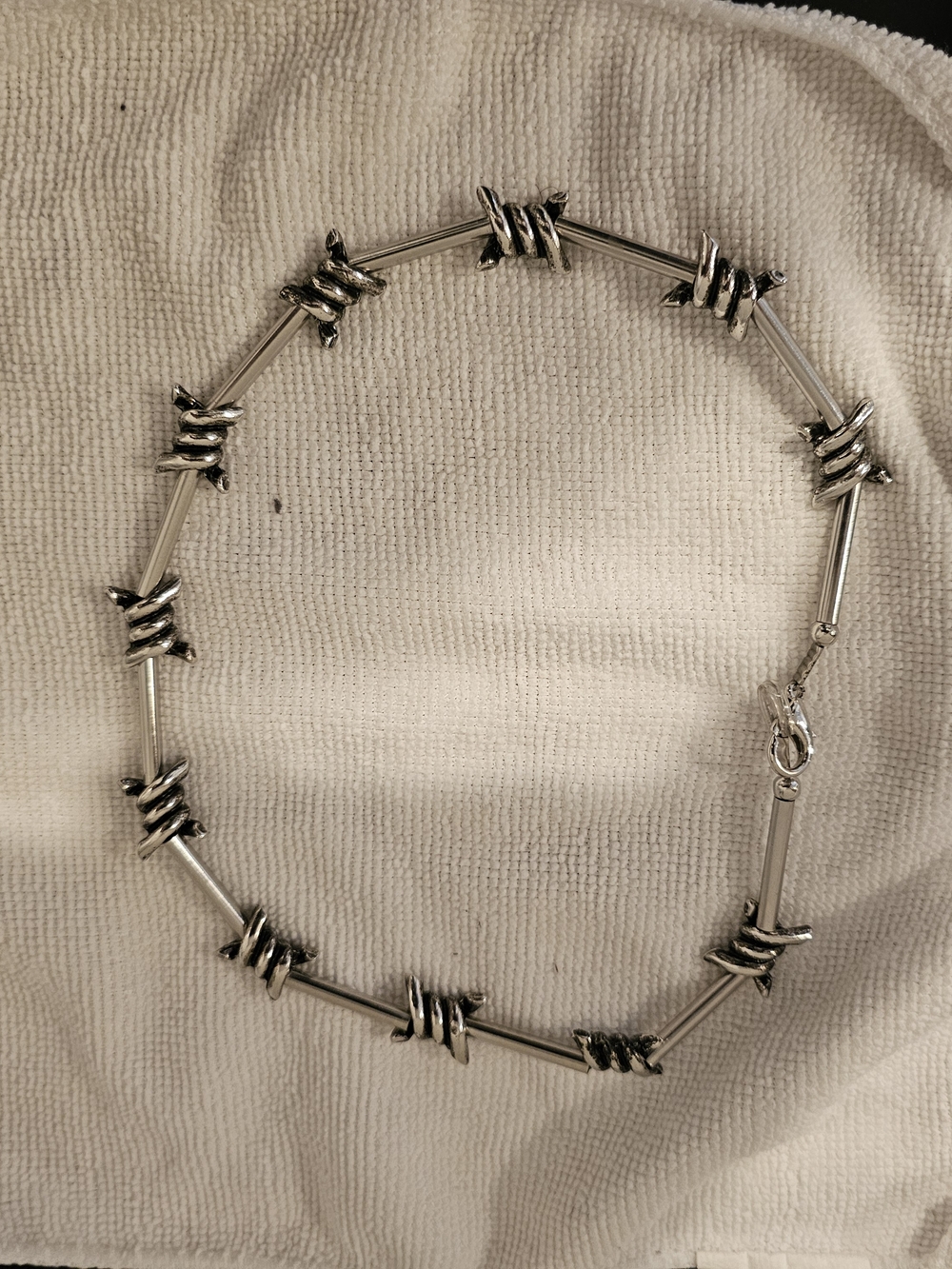 Silver Barbed Wire Link Necklace